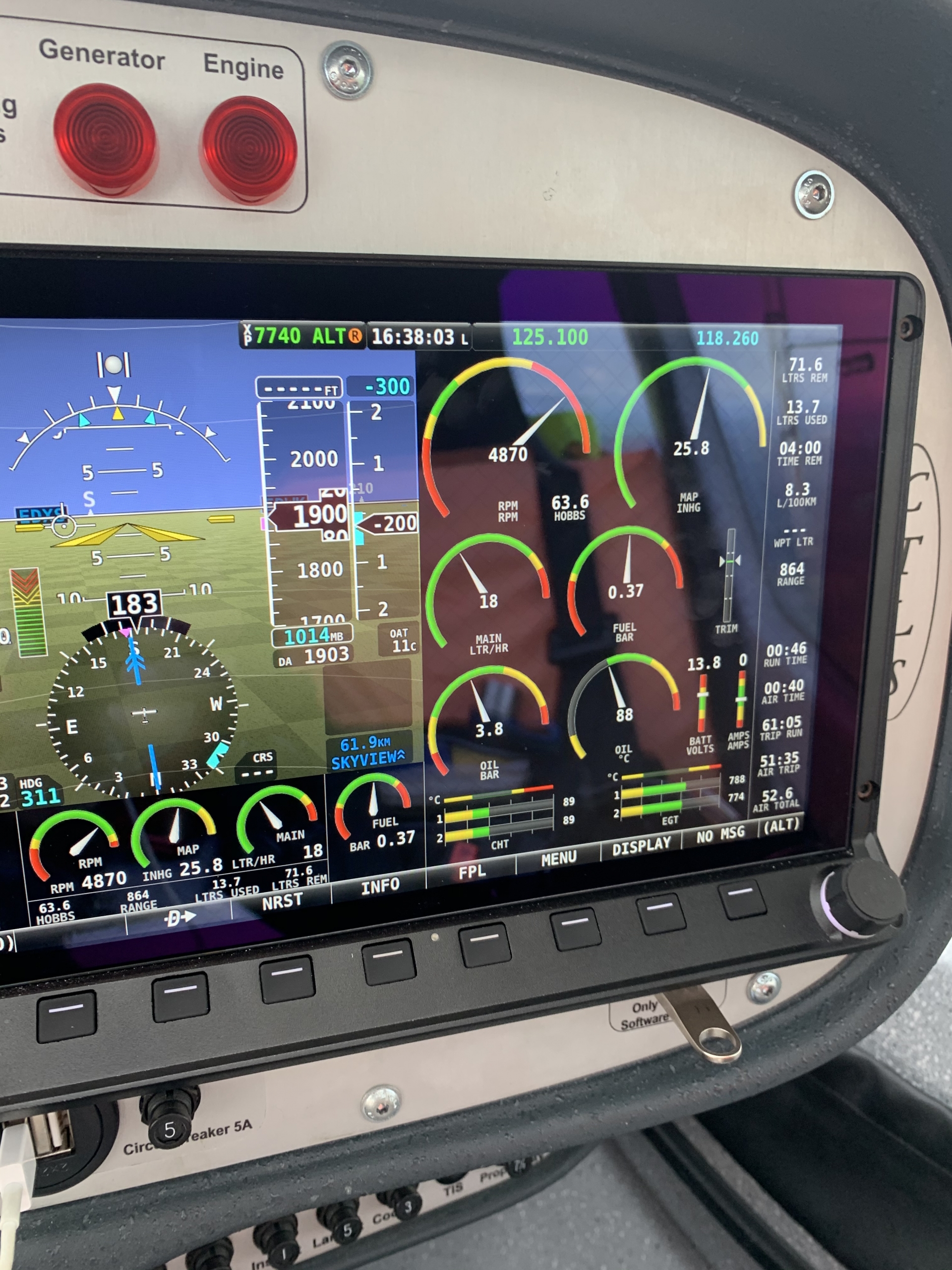 Cockpit eines modernen UL